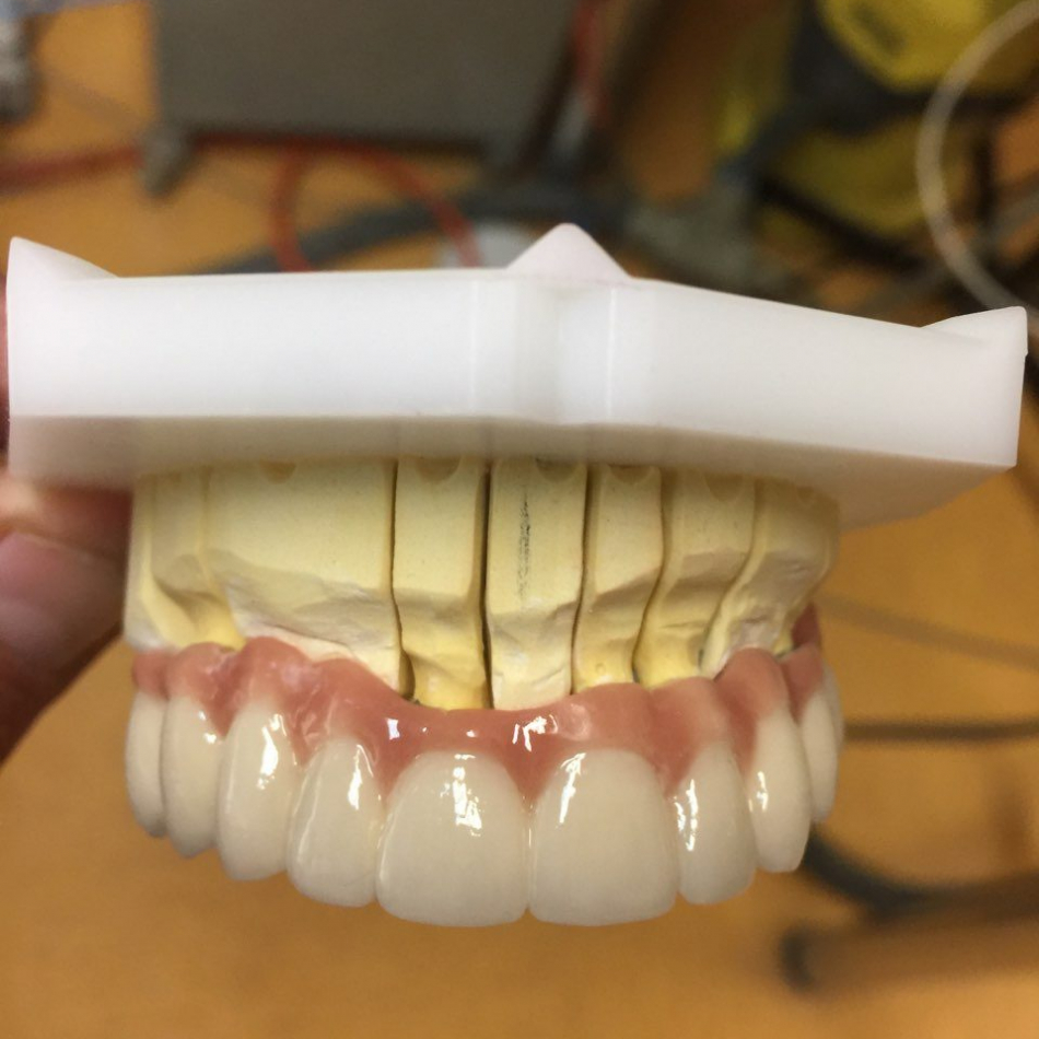 Laboratorium protetyczne AURUM DENTAL LABOR