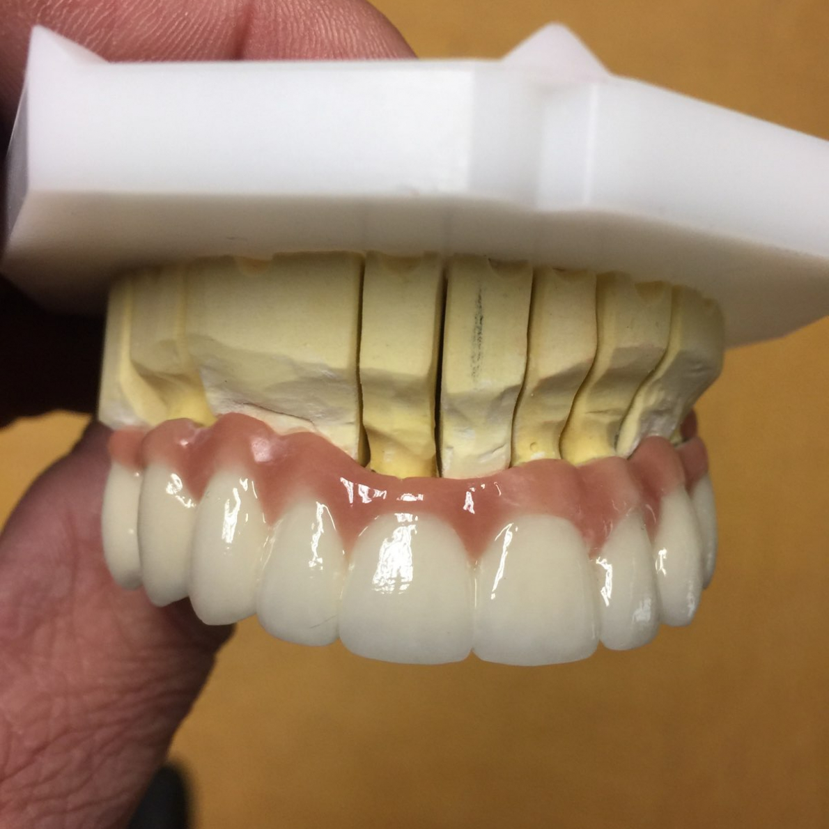 Laboratorium protetyczne AURUM DENTAL LABOR